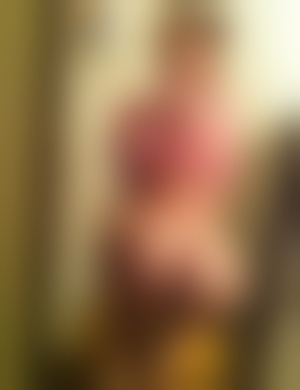 Qui veut défoncer mon cul de transex par derrière ?