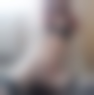 Jeune rousse transsex à vider sur Versailles