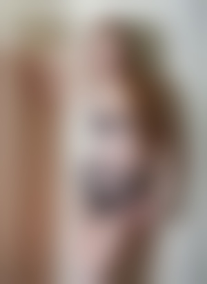 Qui veut embrasser mes lèvres pulpeuses de tgirl ?