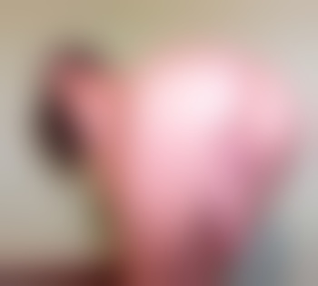 Bimbo trans plantureuse et bite 23 cm XXL