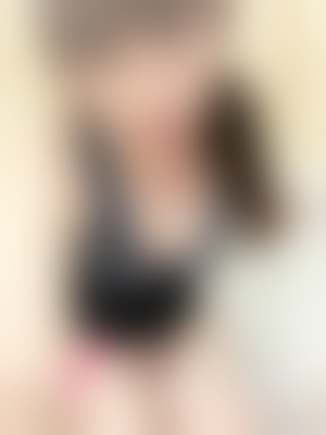 Ladyboy asiatique s’ennuie à Castelnau-le-Lez