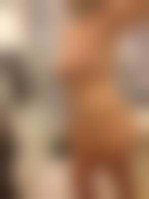 Vire Normandie 14500 : Joue avec mes gros seins de transexsuel