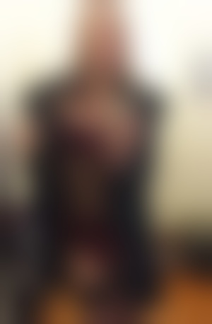 Travestie mature sexy à Paris aime danser