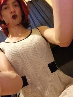 Travestie sexy et disponible pour fun sur Drancy