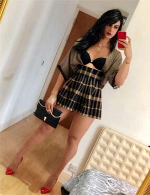 Tranny dispo pour sortie en boîte sur Boulogne-Billancourt