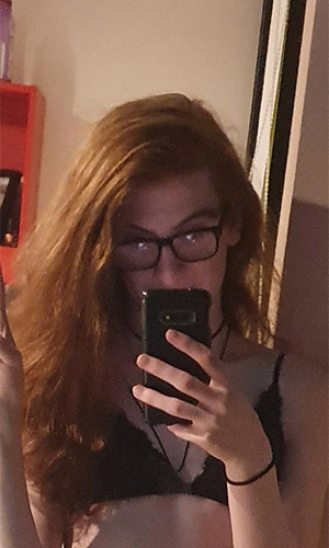 Shemal rousse à prendre sans répit sur Pessac