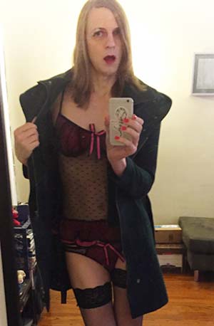 Travestie mature sexy à Paris aime danser